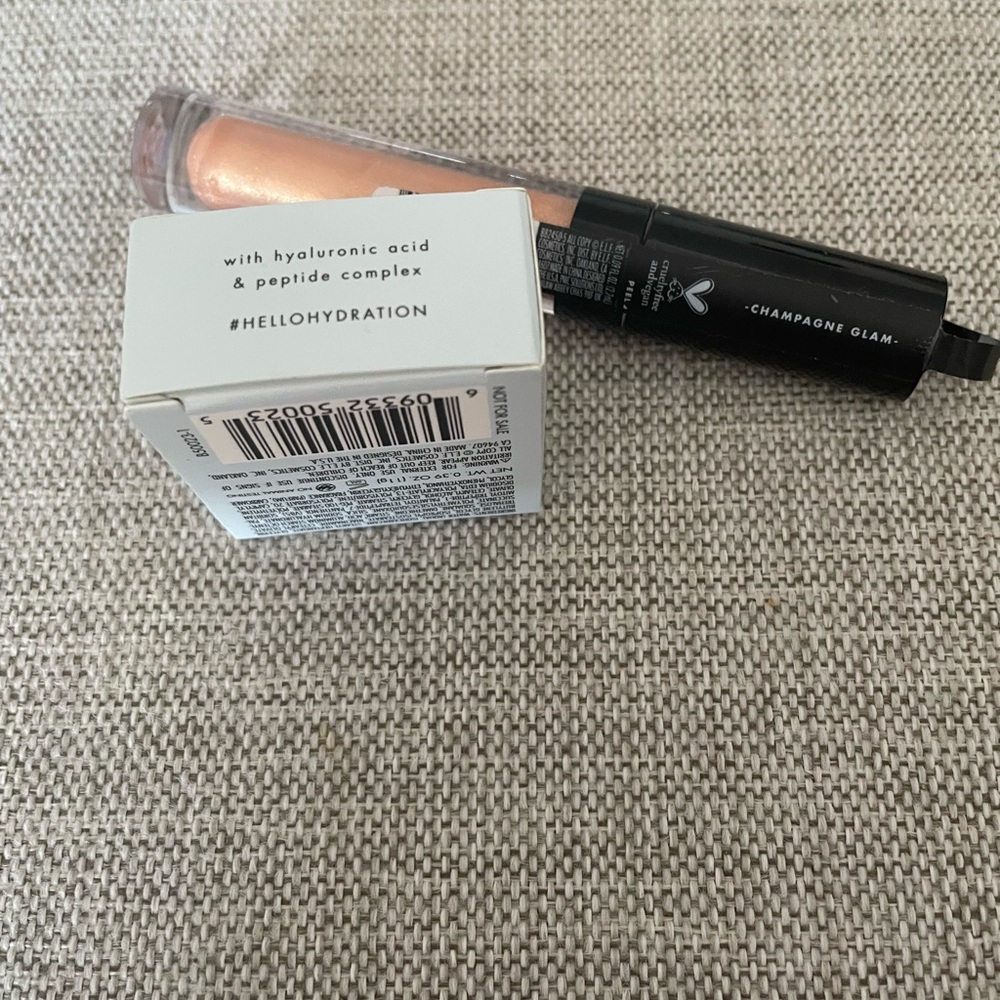 Lip Plumping Gloss and Face Cream - Picture 2 of 2